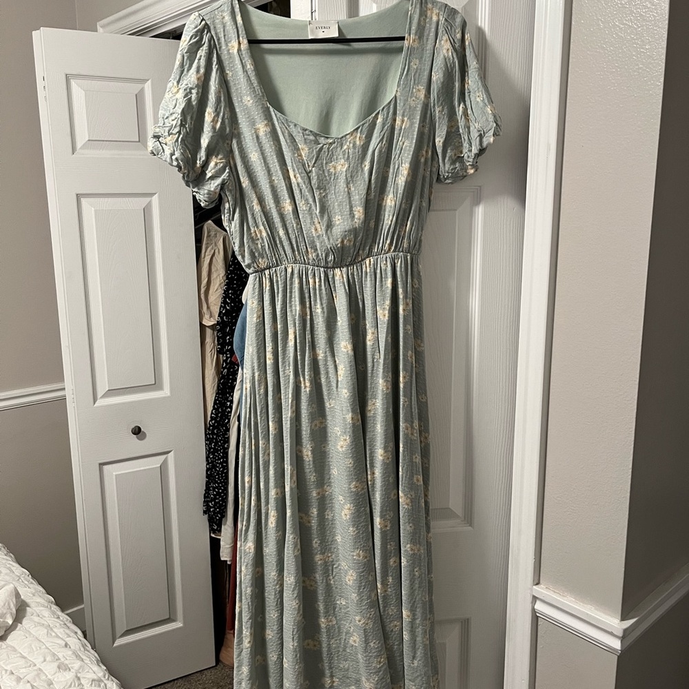 Cute summer dress with sleeves